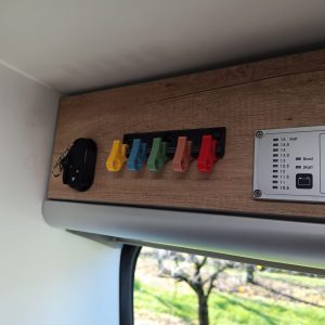 Blick auf eingebautes Markisenhaken-Set